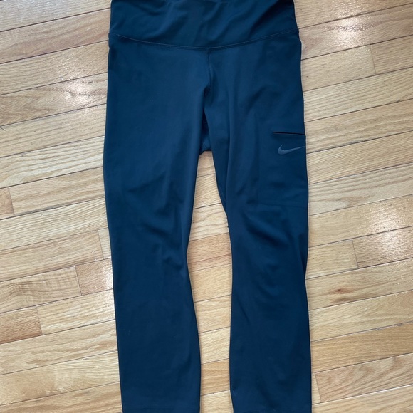 NWOT Nike Women’s Dri-fit legging with pocket - Picture 1 of 5